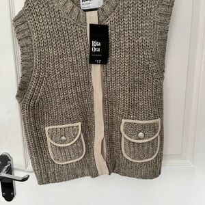 Primark Brown Knit Vest with Cream Trim
